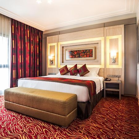 Golden Tulip Le Diplomate Hotel โกโตนู ภายนอก รูปภาพ