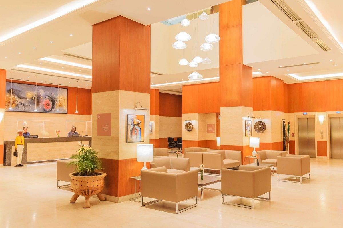 Golden Tulip Le Diplomate Hotel โกโตนู ภายนอก รูปภาพ