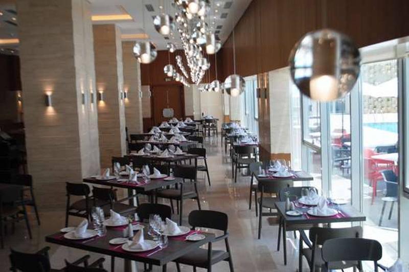 Golden Tulip Le Diplomate Hotel โกโตนู ภายนอก รูปภาพ