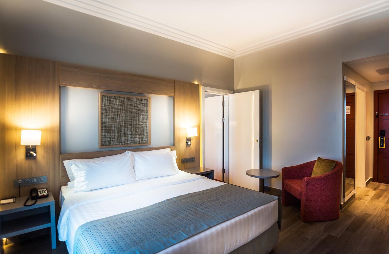 Golden Tulip Le Diplomate Hotel โกโตนู ภายนอก รูปภาพ