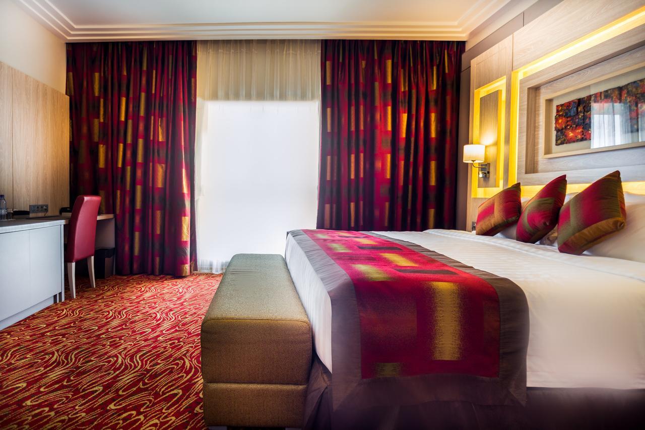 Golden Tulip Le Diplomate Hotel โกโตนู ภายนอก รูปภาพ