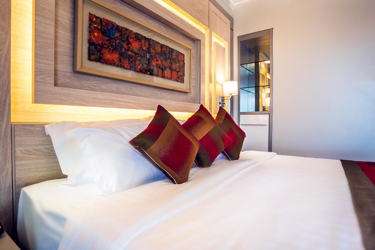 Golden Tulip Le Diplomate Hotel โกโตนู ภายนอก รูปภาพ