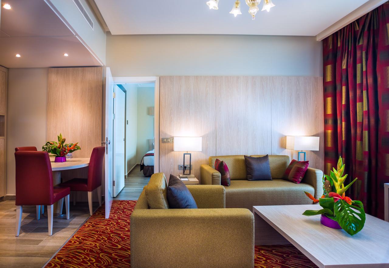 Golden Tulip Le Diplomate Hotel โกโตนู ภายนอก รูปภาพ