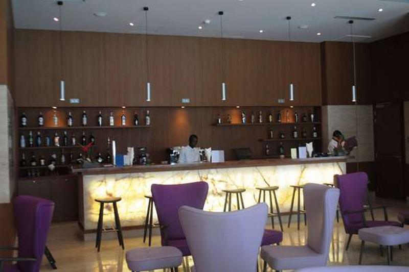 Golden Tulip Le Diplomate Hotel โกโตนู ภายนอก รูปภาพ