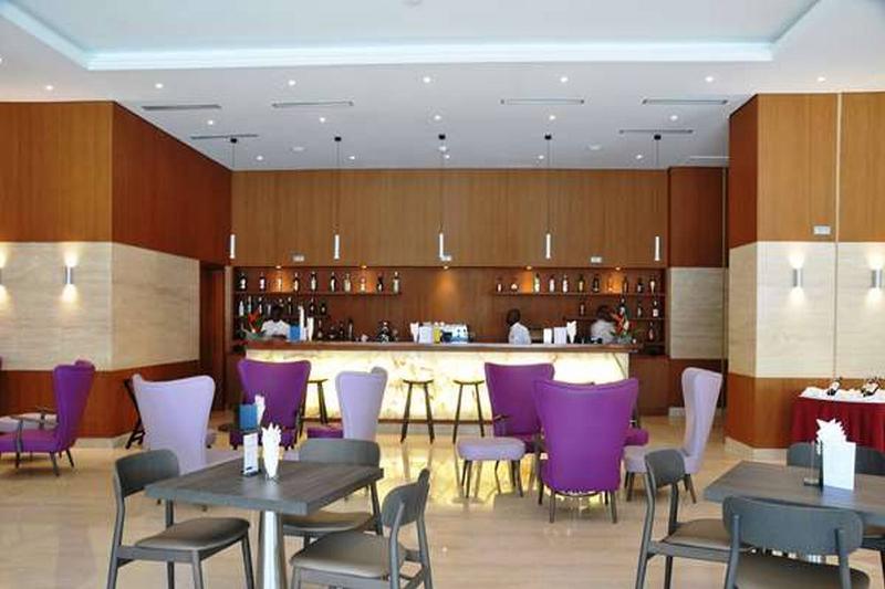 Golden Tulip Le Diplomate Hotel โกโตนู ภายนอก รูปภาพ
