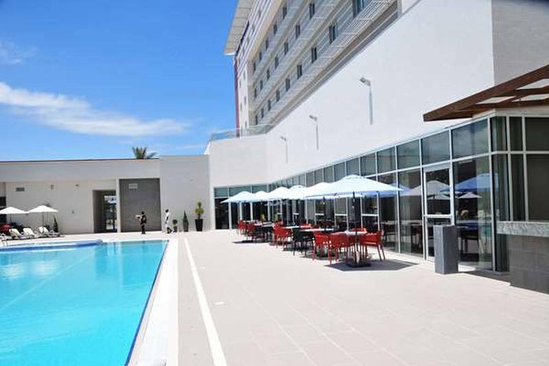 Golden Tulip Le Diplomate Hotel โกโตนู ภายนอก รูปภาพ